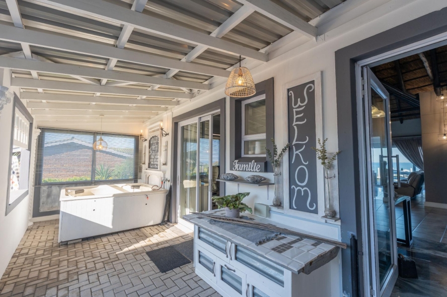 4 Bedroom Property for Sale in Cannon Rocks Eastern Cape